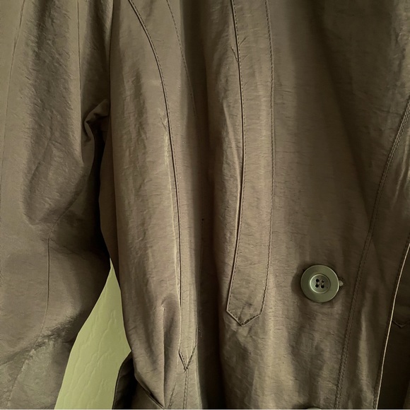 Ambition Trench coat - Picture 9 of 14